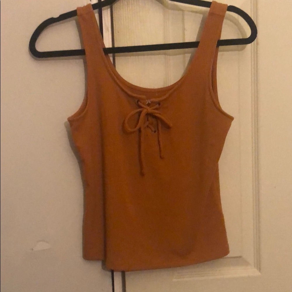 Cute soft shirt hood for going out.